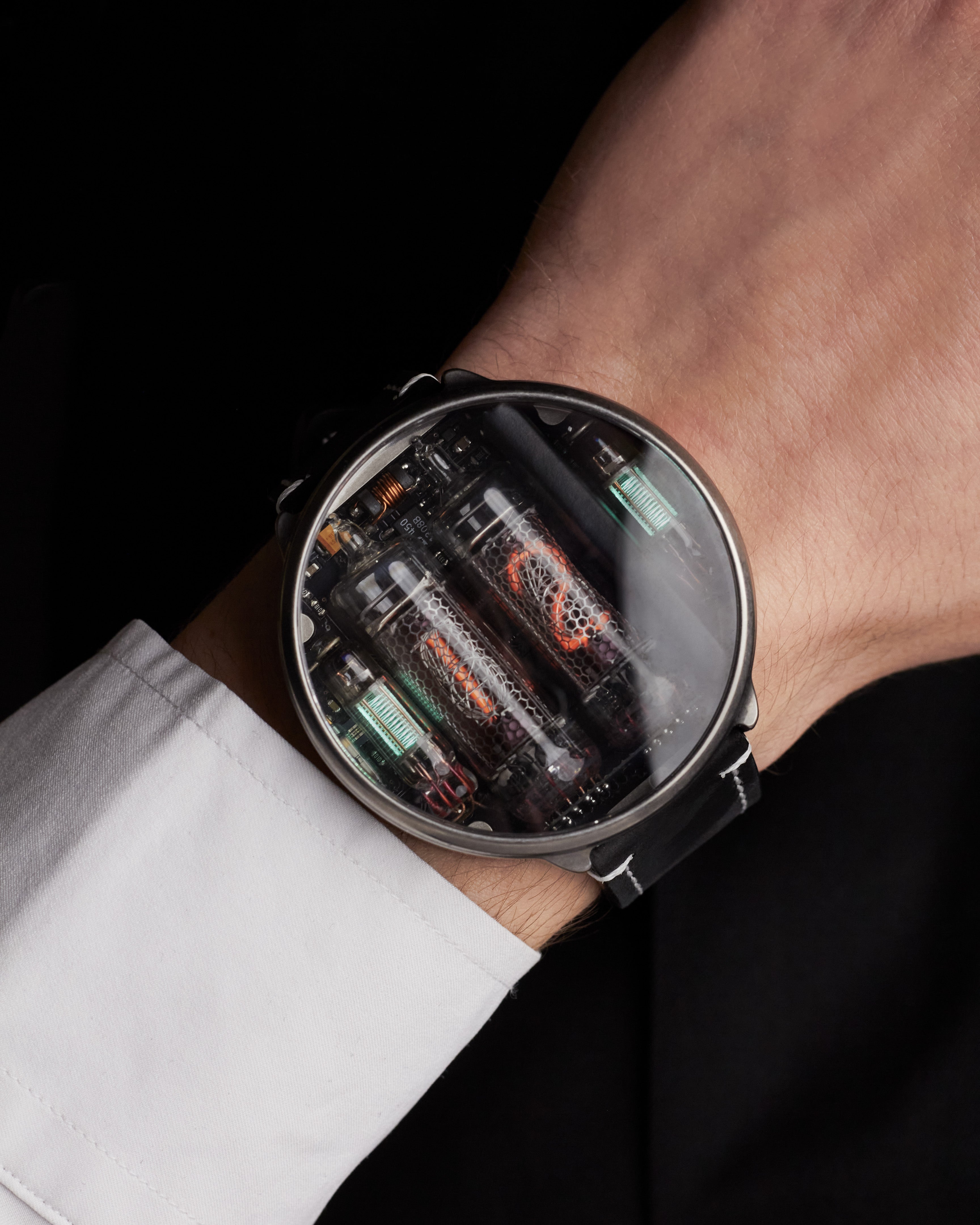 時計 NIWA Nixie watch 2.0 NIWA Nixie watch V 2.0 - Moon Crater Gray. Titanium case. – NIWA