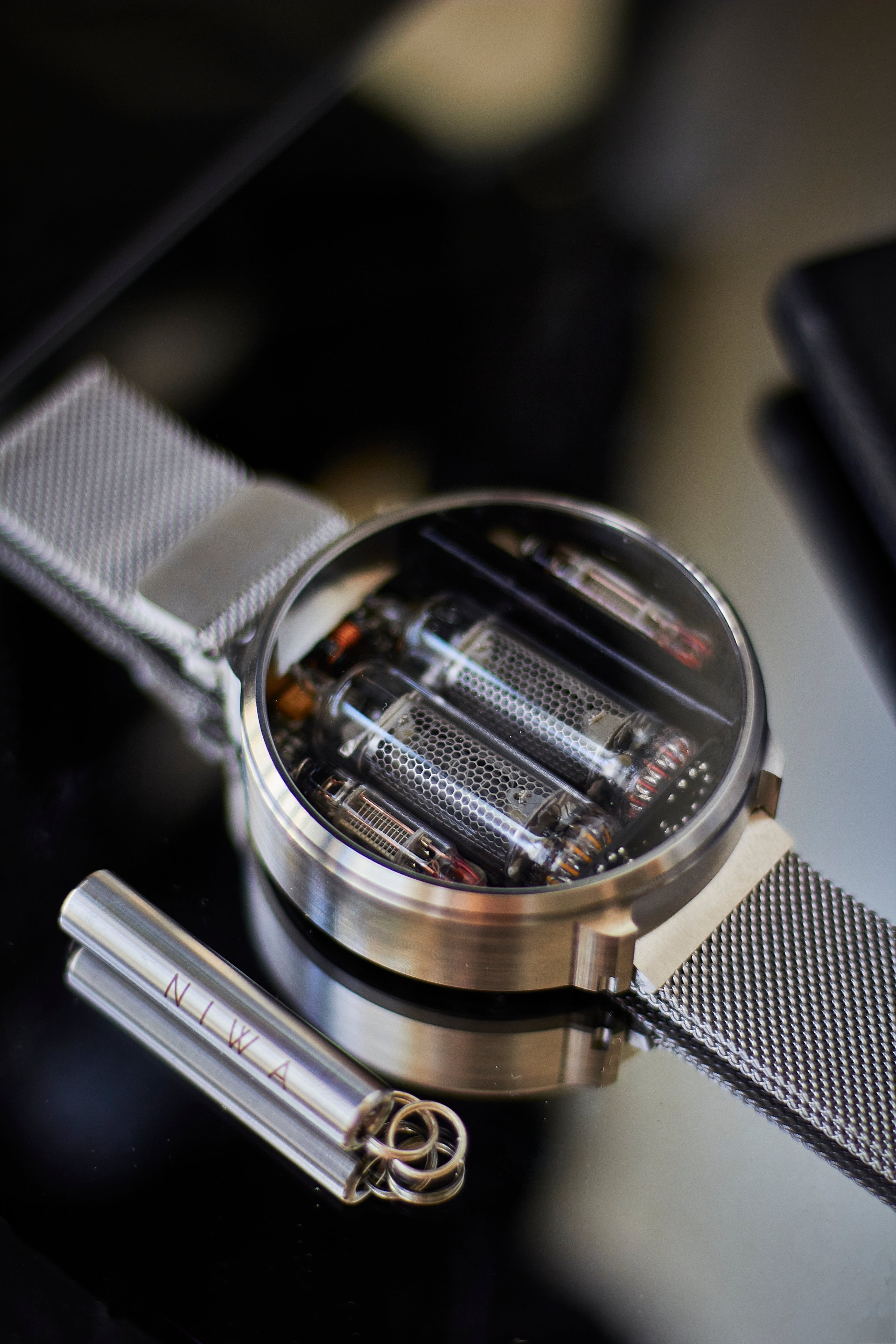 NIWA ニキシー管腕時計 Nixie watch V 2.0 (チタン) NIWA Nixie watch V 2.0 - Neptune case – NIWA Watches store