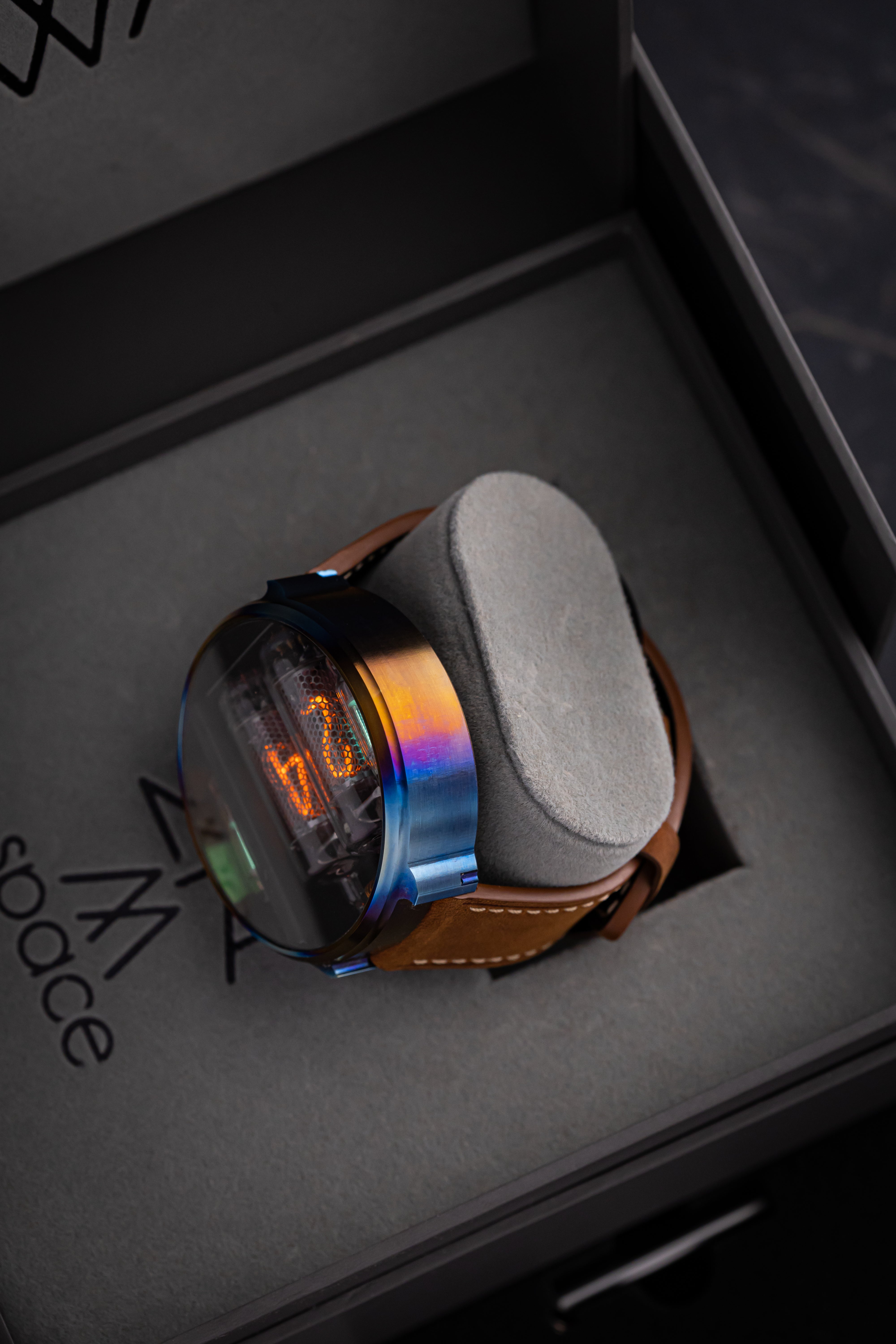 【NikeLANCE4TITANIUMWatch】WA0020WG88-0010 NIWA Nixie watch V 2.0 - Titanium Carina Nebula case – NIWA