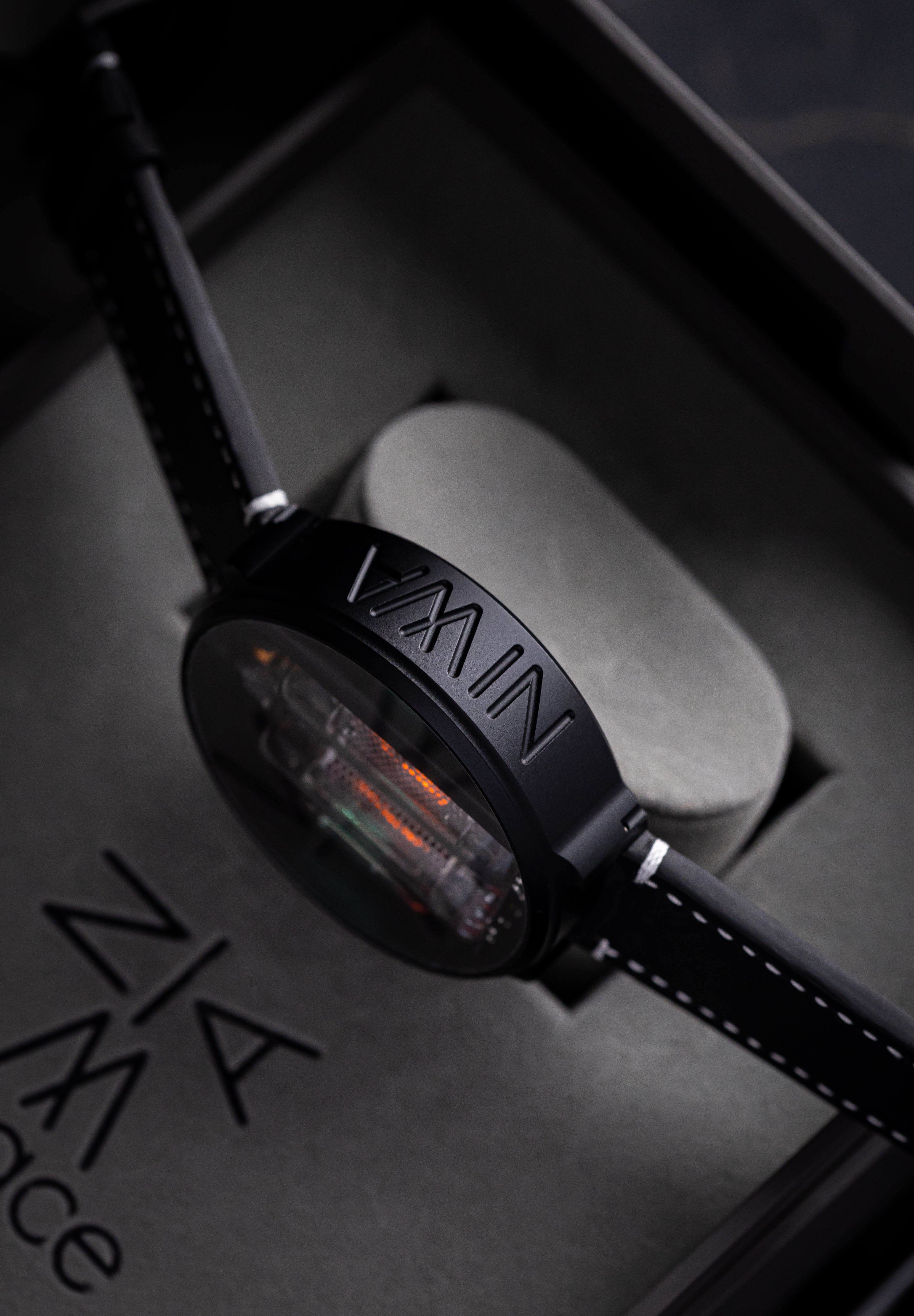 NIWA Nixie watch V 2.0 - Dark nebula case.