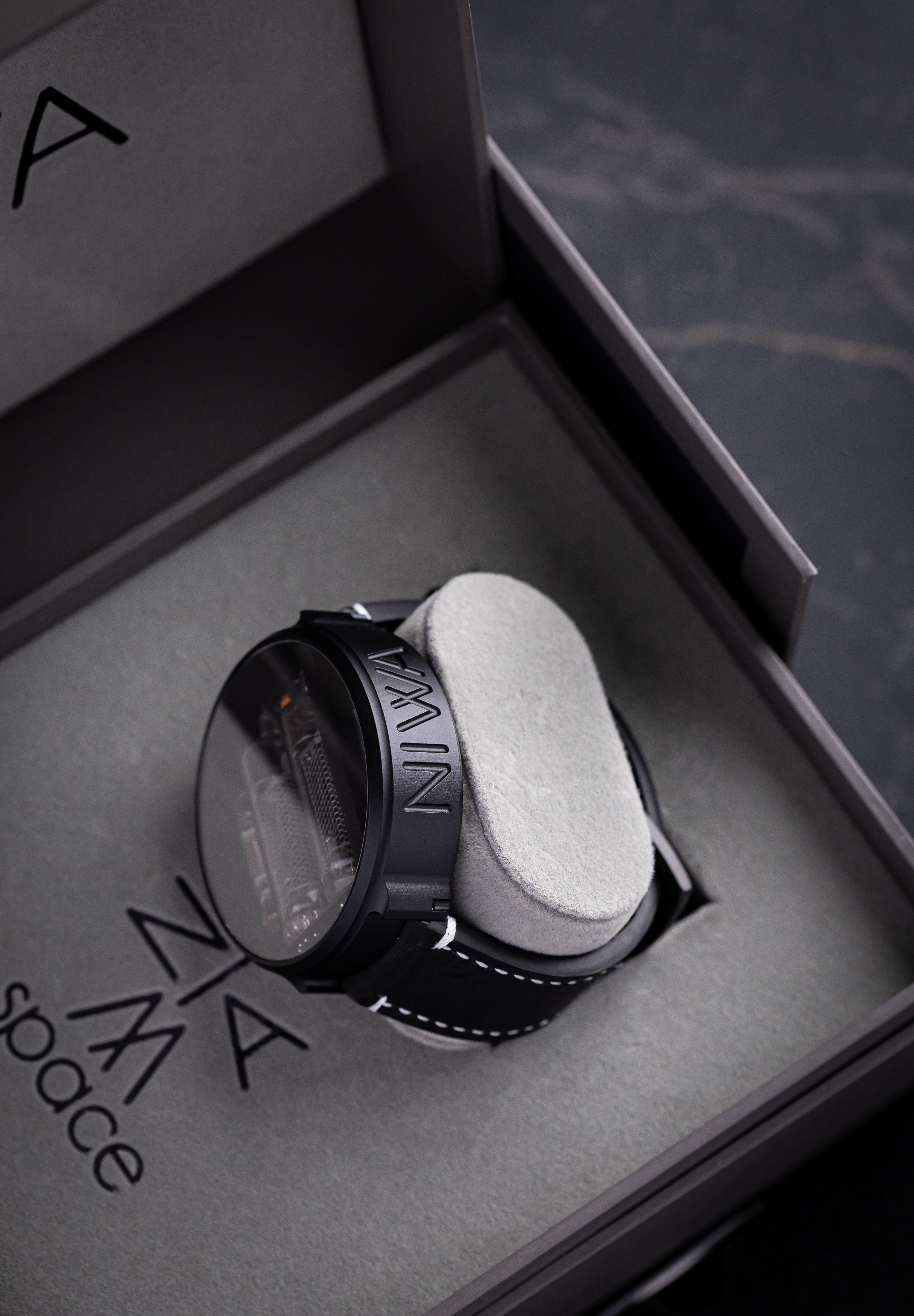 NIWA Nixie watch V 2.0 - Dark nebula case.