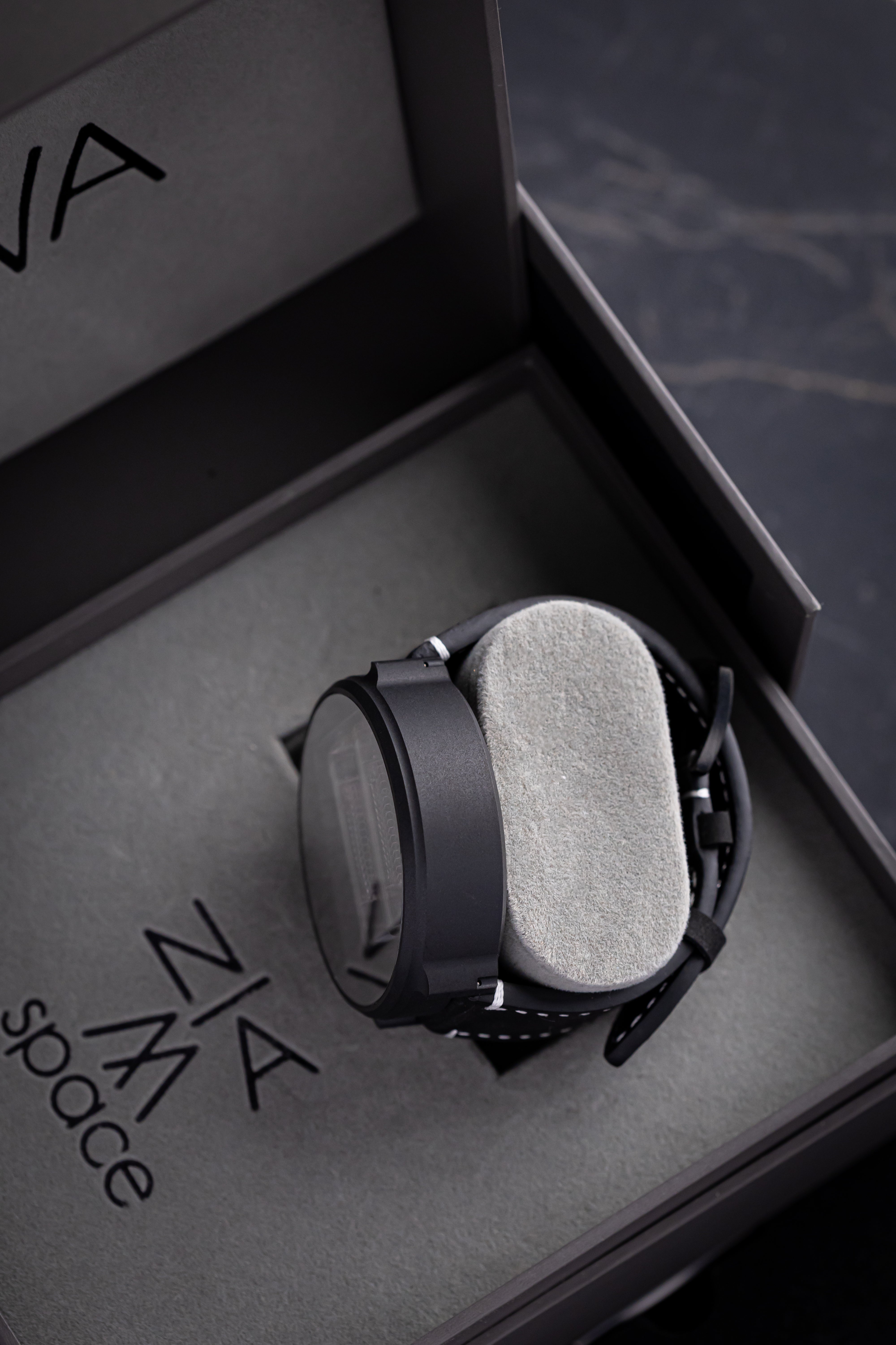 【NikeLANCE4TITANIUMWatch】WA0020WG88-0010 NIWA Nixie watch V 2.0 - Titanium Barnard 68 – NIWA Watches