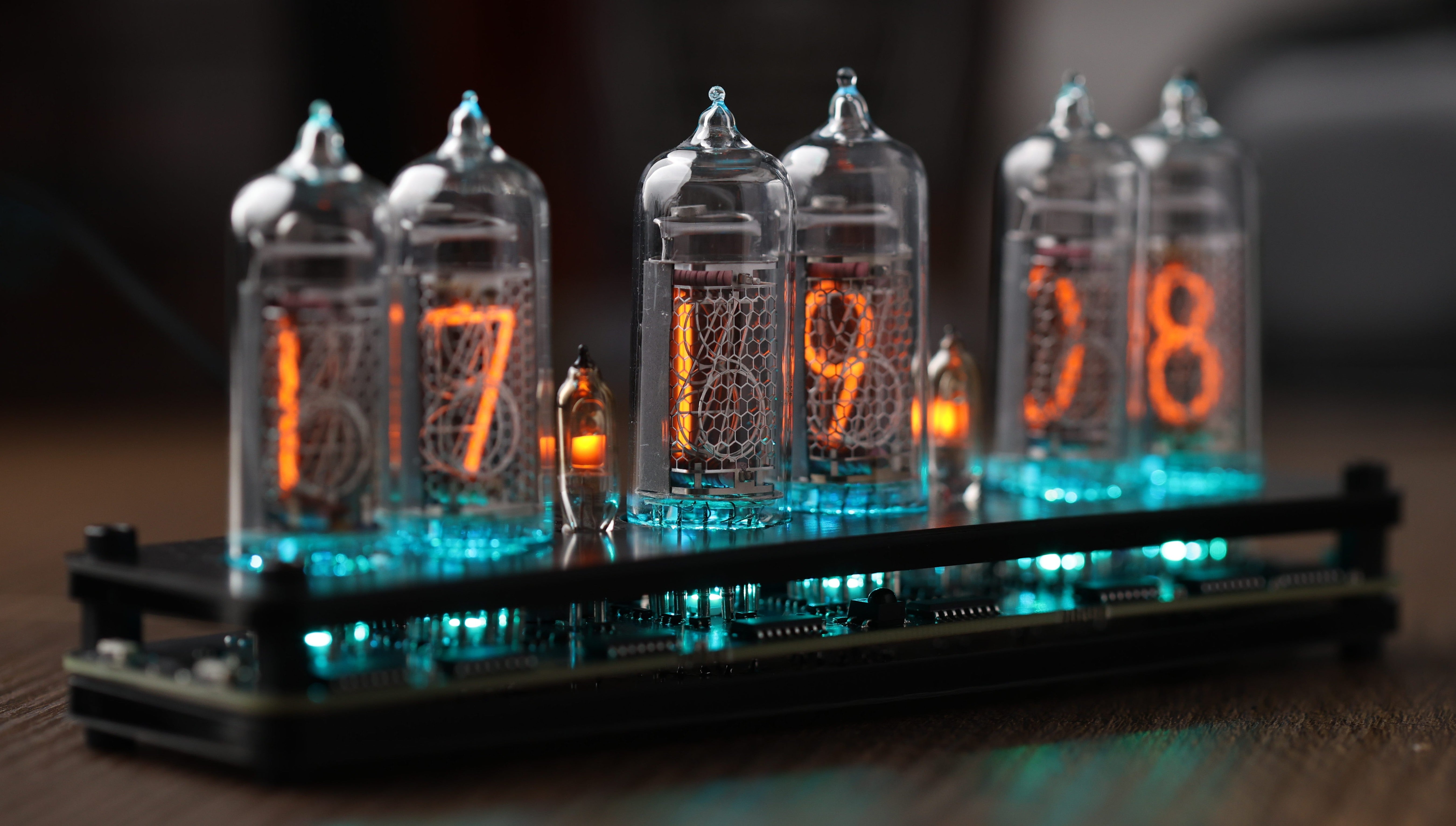 IN-14 6- digits Nixie clock. Carbon fiber cover case. With