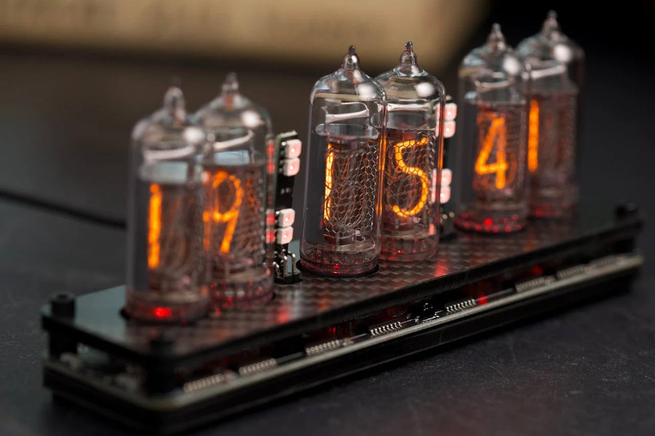 IN-14 6- digits Nixie clock. Carbon fiber cover case. With installed tubes.